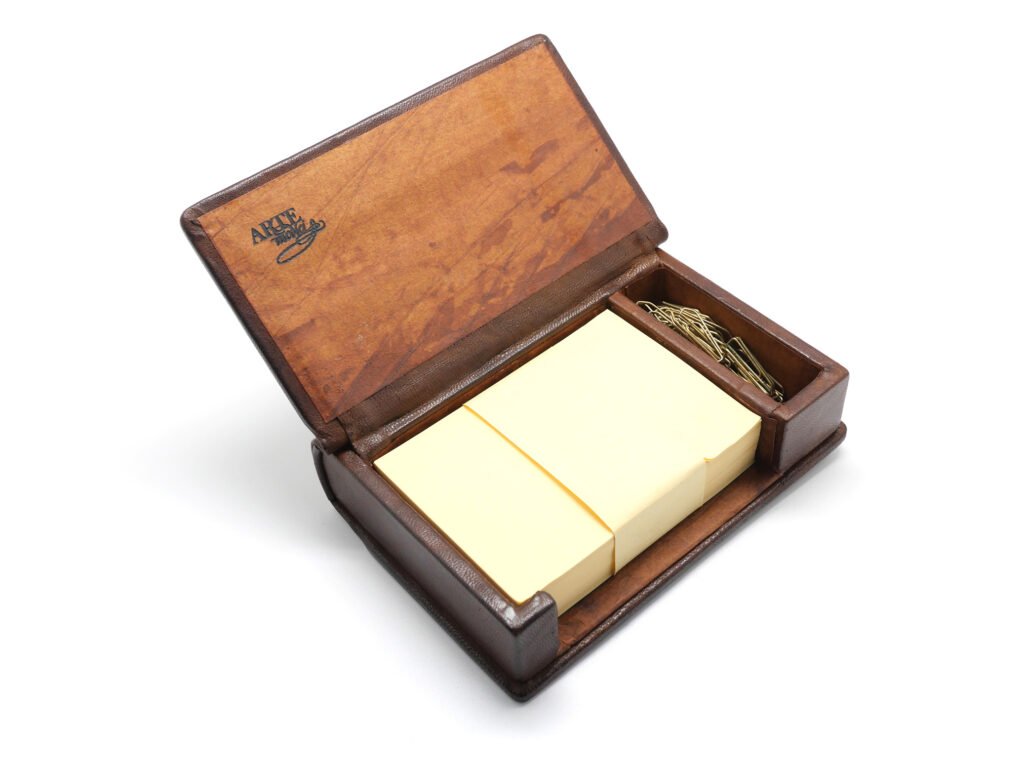 Executive Lidded Memo Box with Pens