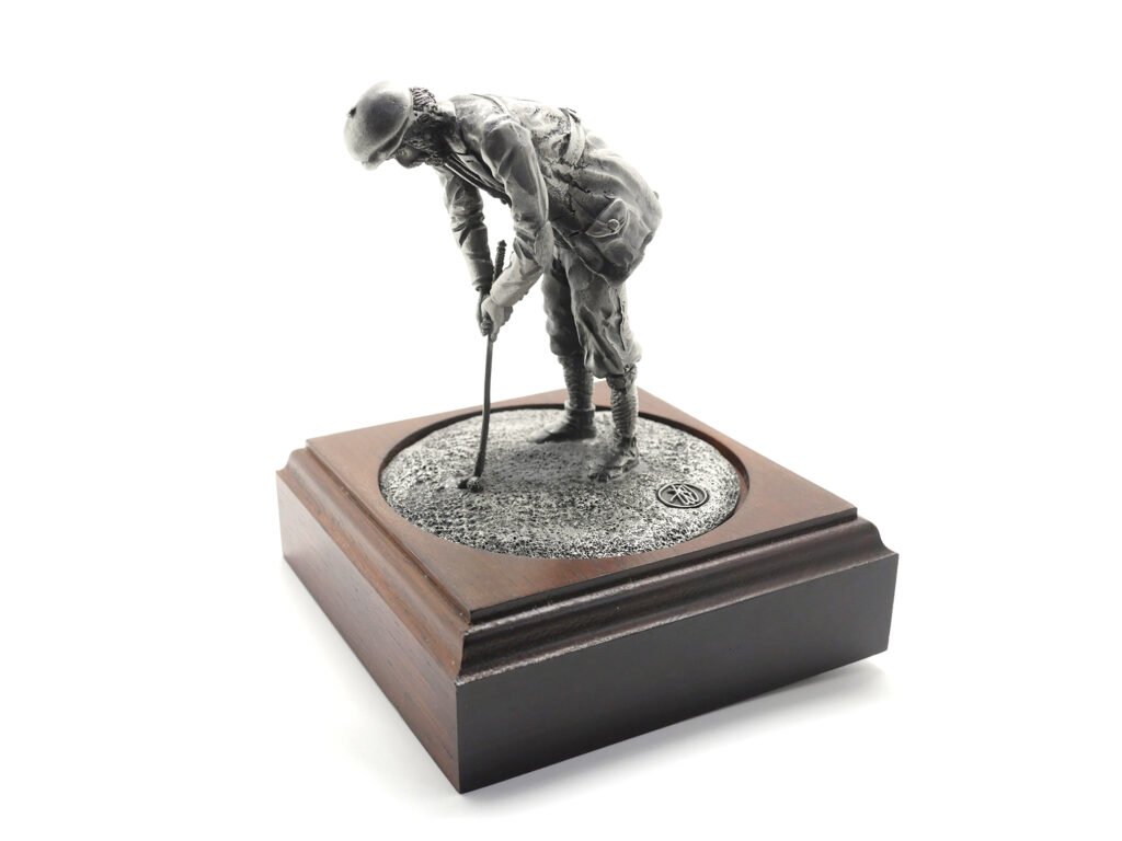 Pewter Golfer Putting Figure
