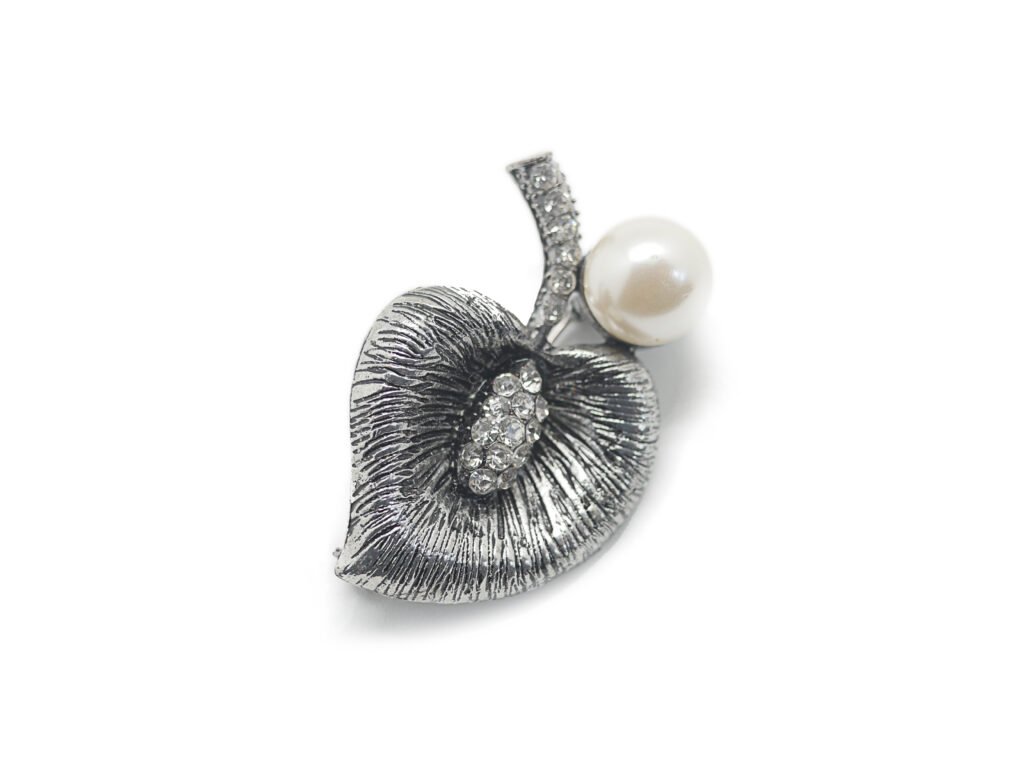 Leaf & Pearl Brooch Pin